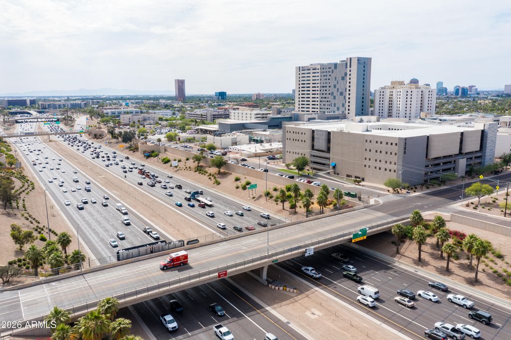 Image 37 of property listing at 1209 E MORELAND Street, Phoenix, AZ 85006