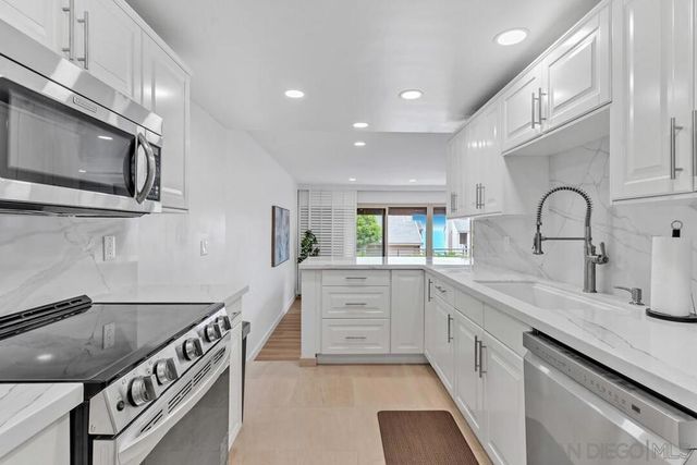 119 Spinnaker Court, Del Mar, CA 92014