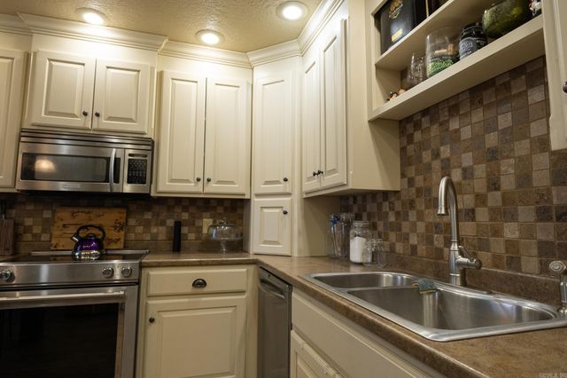 447 S Broad Street, Batesville, AR 72501