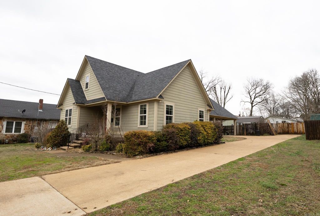 447 S Broad Street, Batesville, AR 72501