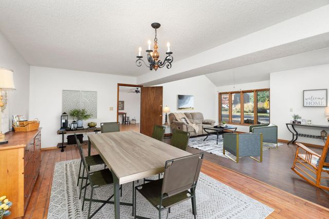 150 FALLING ROCK DR, Stuarts Draft, VA 24477