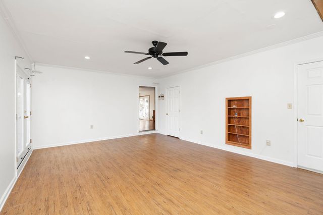 150 FALLING ROCK DR, Stuarts Draft, VA 24477