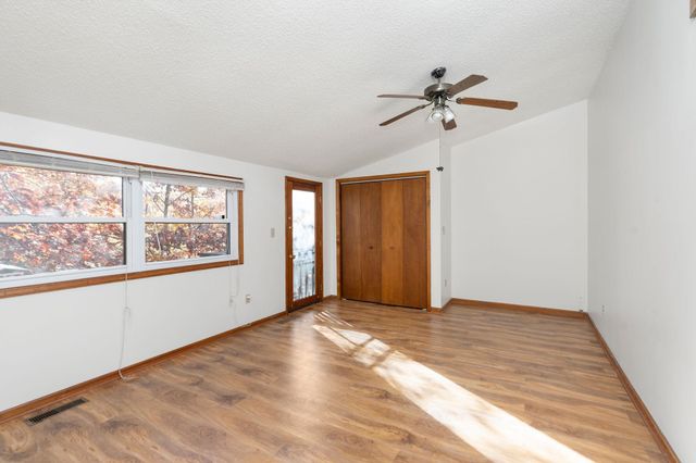 150 FALLING ROCK DR, Stuarts Draft, VA 24477