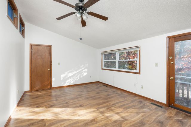 150 FALLING ROCK DR, Stuarts Draft, VA 24477