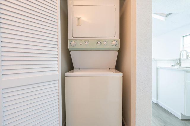 6324 Shadow Tree Drive 632, Houston, TX 77035
