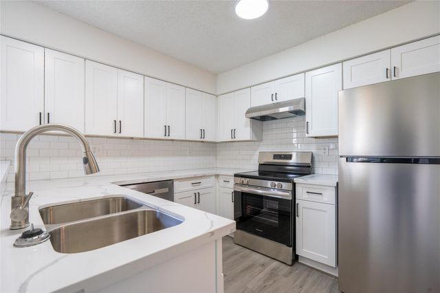6324 Shadow Tree Drive 632, Houston, TX 77035