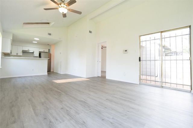 6324 Shadow Tree Drive 632, Houston, TX 77035