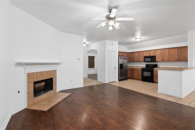 2121 Castle Creek Drive, Little Elm, TX 75068