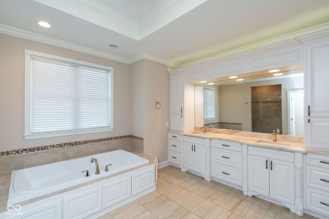 2350 Waterside Circle, Avon, IN 46123
