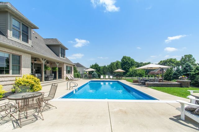 2350 Waterside Circle, Avon, IN 46123