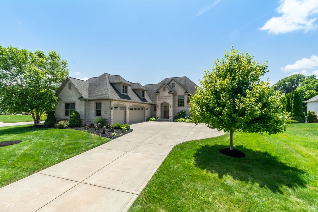 2350 Waterside Circle, Avon, IN 46123
