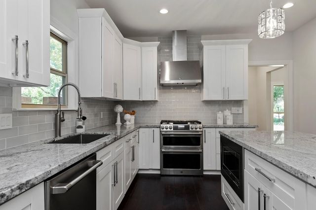 810 Herdsman Drive, Houston, TX 77079