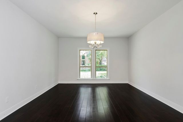 810 Herdsman Drive, Houston, TX 77079