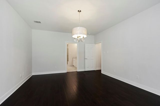 810 Herdsman Drive, Houston, TX 77079