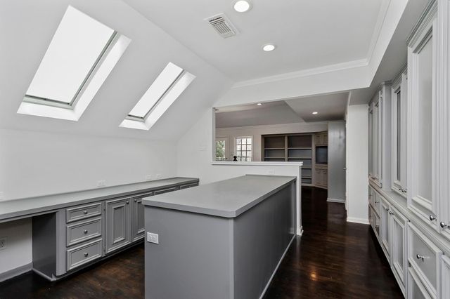 810 Herdsman Drive, Houston, TX 77079