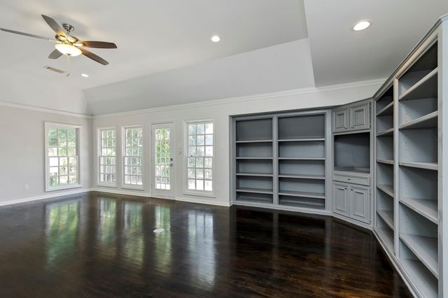 810 Herdsman Drive, Houston, TX 77079