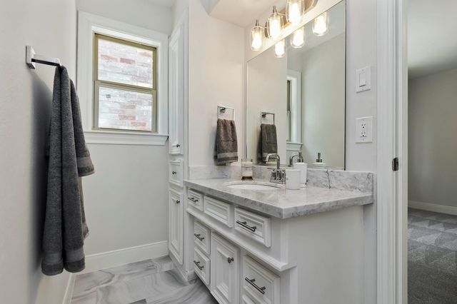 810 Herdsman Drive, Houston, TX 77079