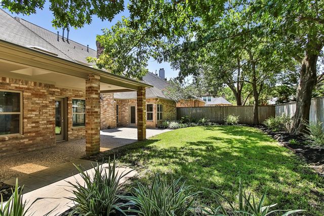 810 Herdsman Drive, Houston, TX 77079