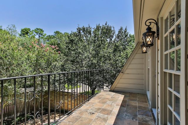 810 Herdsman Drive, Houston, TX 77079