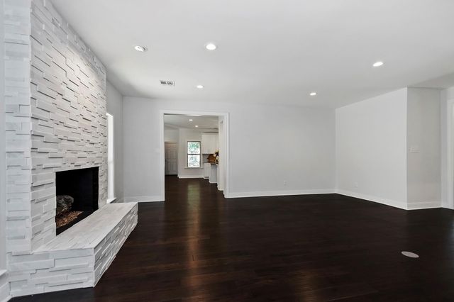810 Herdsman Drive, Houston, TX 77079