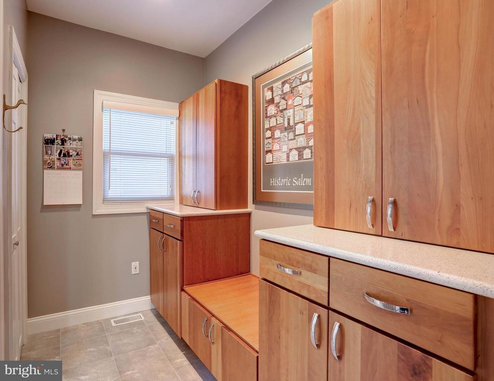8171 BAYSIDE DR, Pasadena, MD 21122