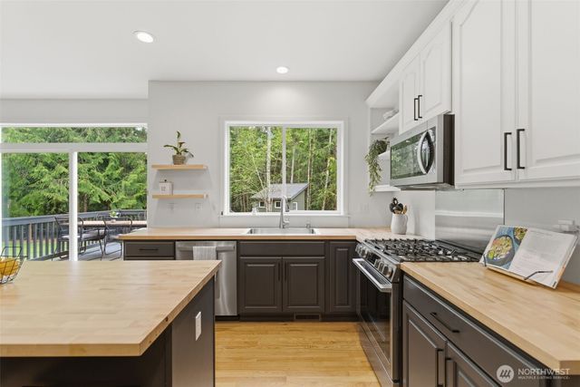 14720 NW Arabian Way, Seabeck, WA 98380