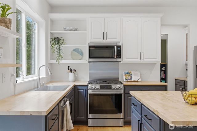 14720 NW Arabian Way, Seabeck, WA 98380