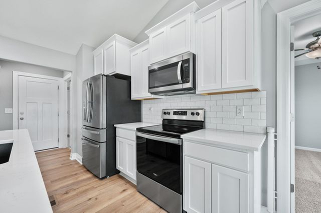 801 Bellows St, Derby, KS 67037