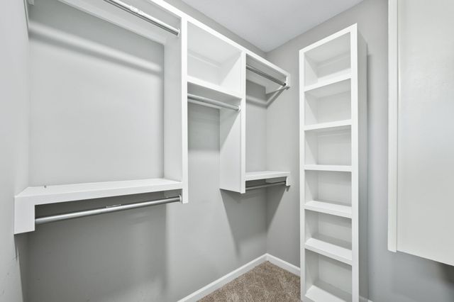 801 Bellows St, Derby, KS 67037