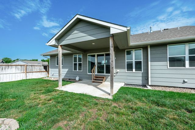 801 Bellows St, Derby, KS 67037