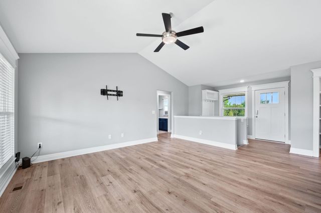 801 Bellows St, Derby, KS 67037