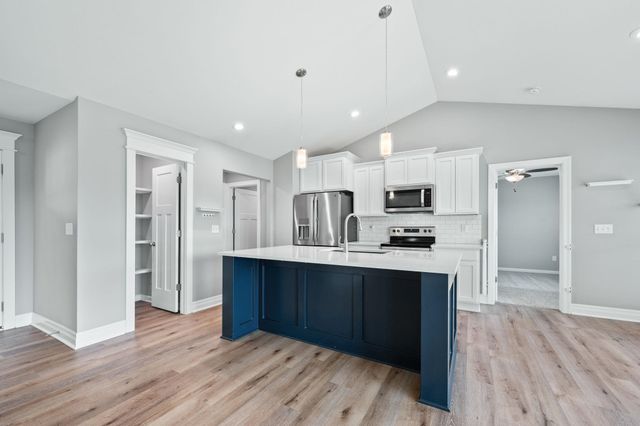 801 Bellows St, Derby, KS 67037