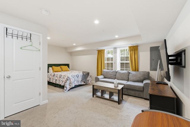 1433 HOWARD RD SE, Washington, DC 20020