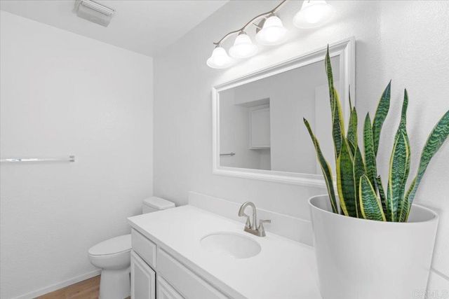 1275 Natoma Way Way B, Oceanside, CA 92057