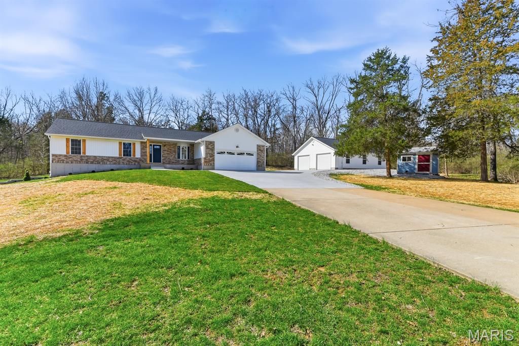 2952 Chris Drive, Villa Ridge, MO 63089