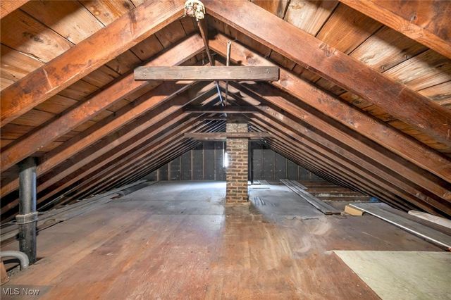 1677 Mapledale Road, Wickliffe, OH 44092