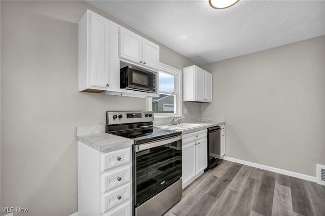 1677 Mapledale Road, Wickliffe, OH 44092