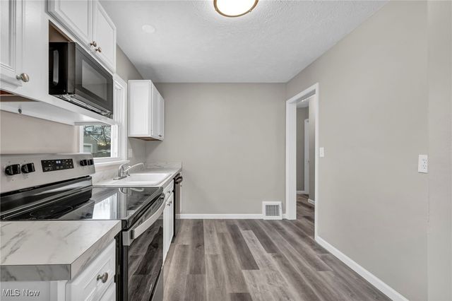 1677 Mapledale Road, Wickliffe, OH 44092