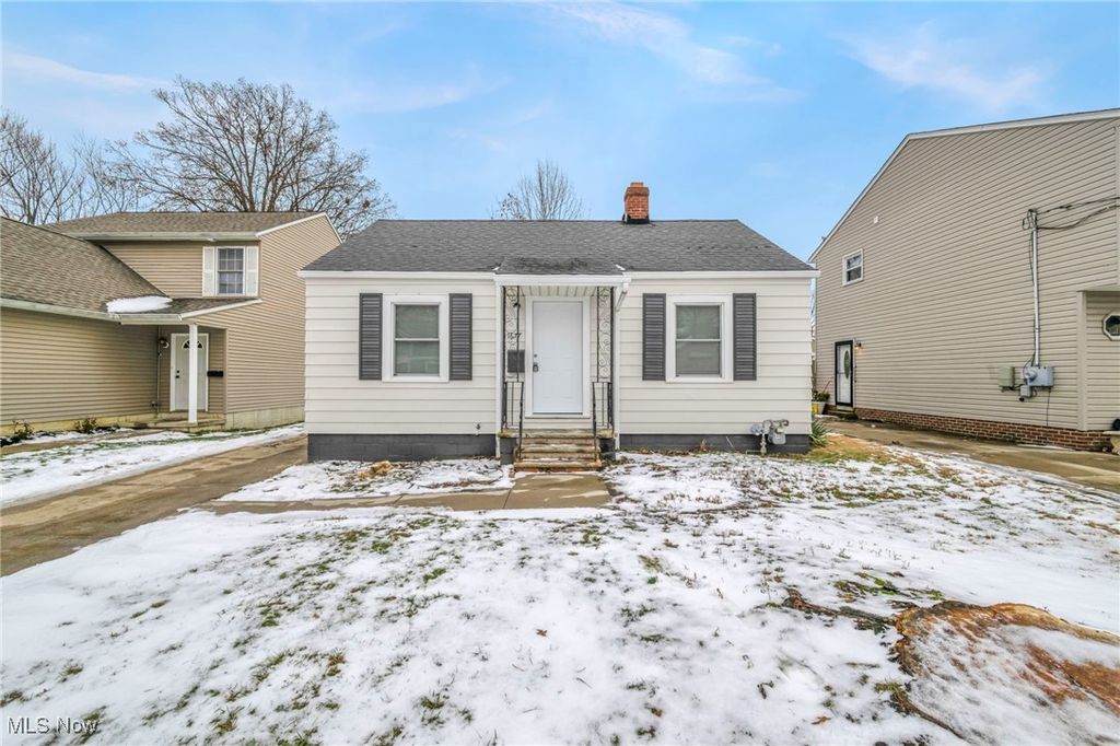 1677 Mapledale Road, Wickliffe, OH 44092