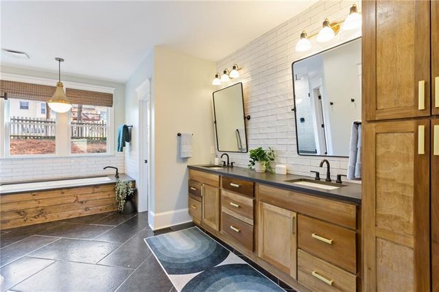 1704 Barrington Circle, Marietta, GA 30062