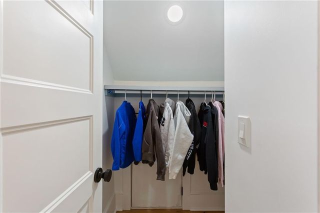 1704 Barrington Circle, Marietta, GA 30062