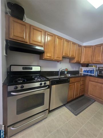 2352 Linwood Avenue 4H, Fort Lee, NJ 07024