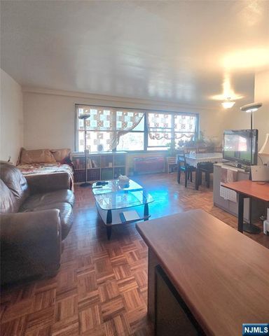 2352 Linwood Avenue 4H, Fort Lee, NJ 07024