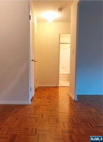 2352 Linwood Avenue 4H, Fort Lee, NJ 07024