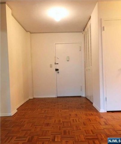 2352 Linwood Avenue 4H, Fort Lee, NJ 07024