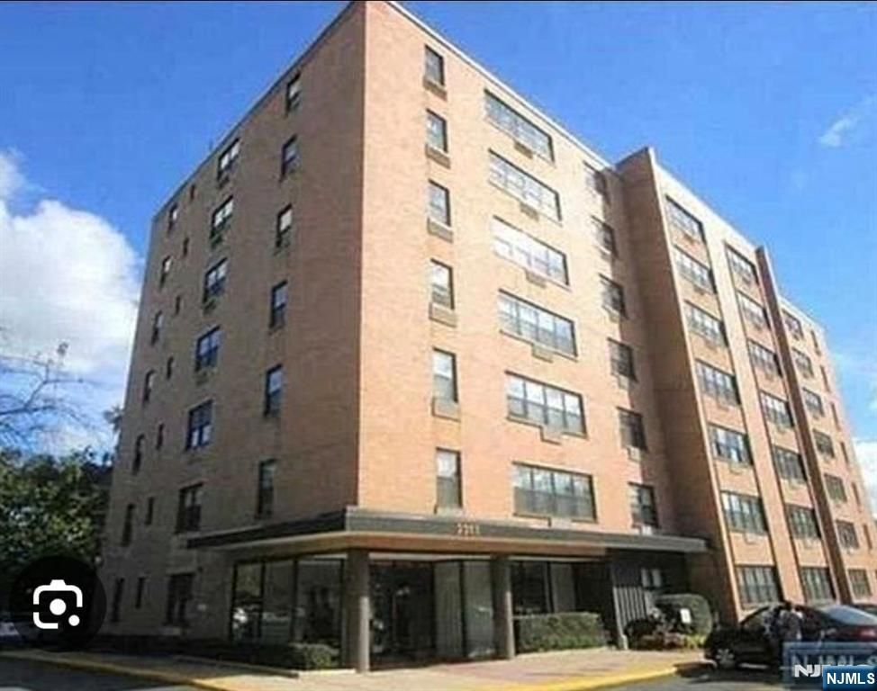 2352 Linwood Avenue 4H, Fort Lee, NJ 07024