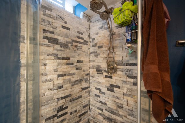 18W101 Standish Lane, Villa Park, IL 60181