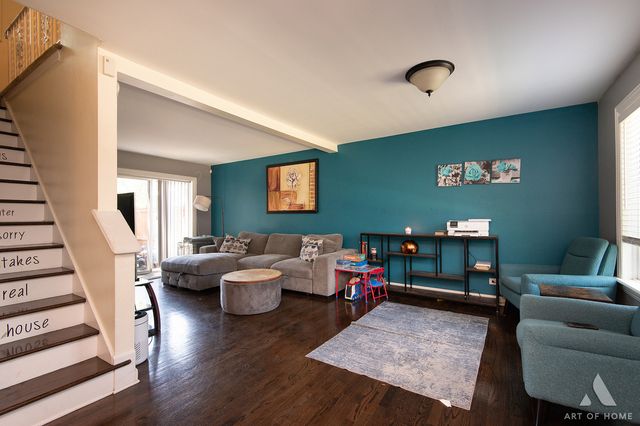 18W101 Standish Lane, Villa Park, IL 60181