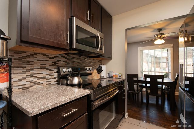 18W101 Standish Lane, Villa Park, IL 60181