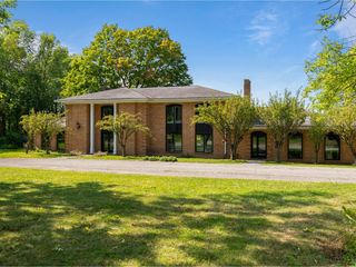 1855 Spear Street, South Burlington, VT 05403